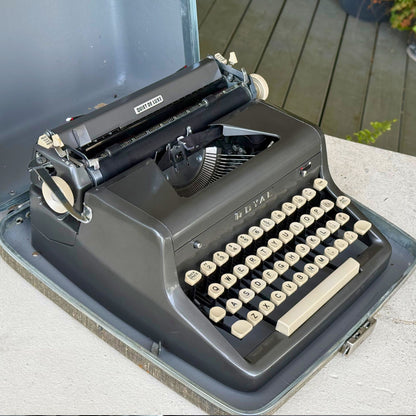 1950s Royal Quiet De Luxe — Rare Glossy Charcoal