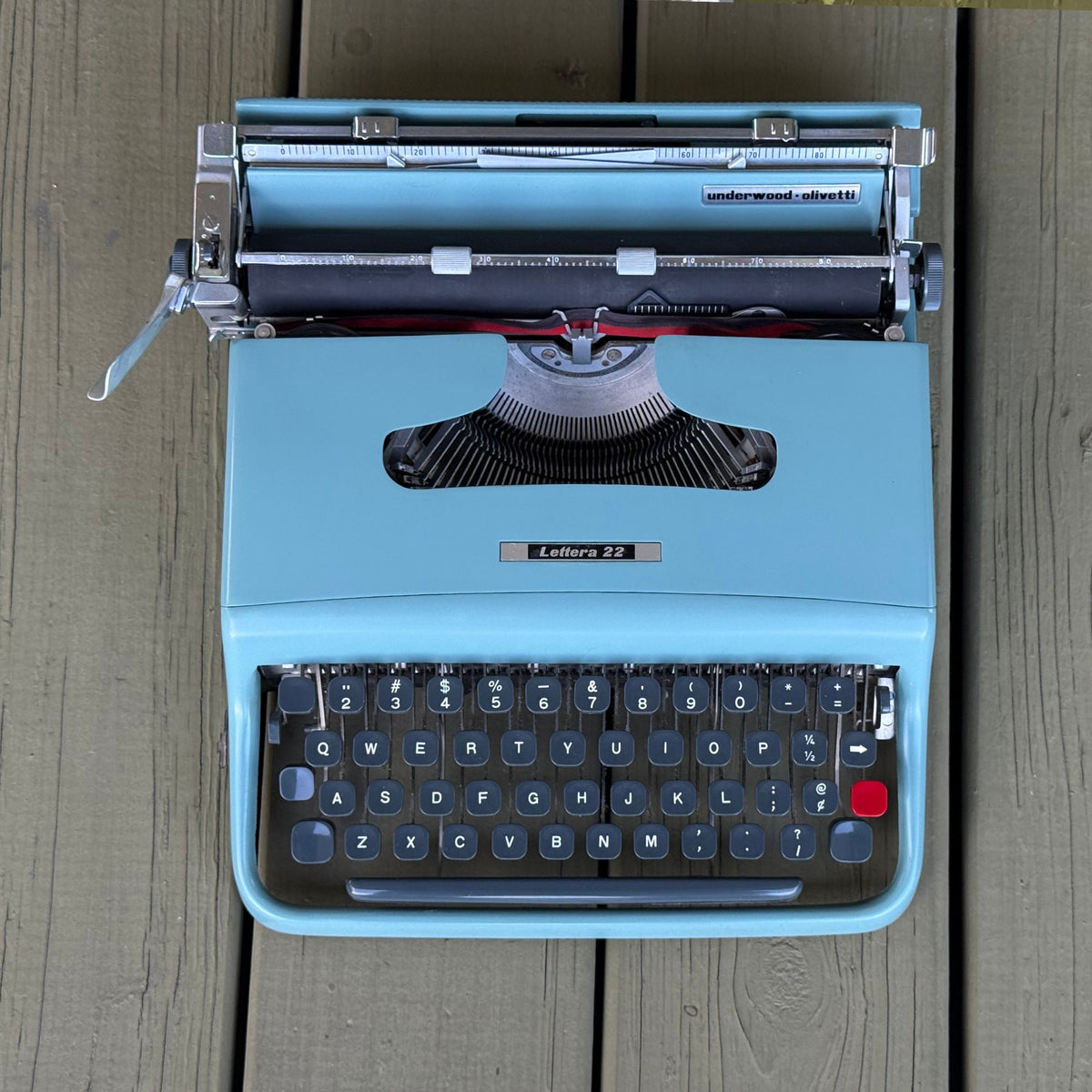 Olivetti Lettera 22   Blue .