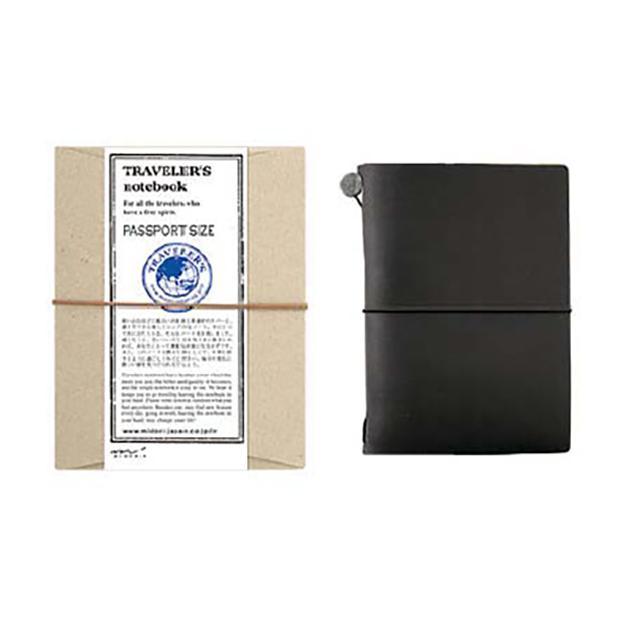 Traveler's Notebook - Black in regular and passport size – The
