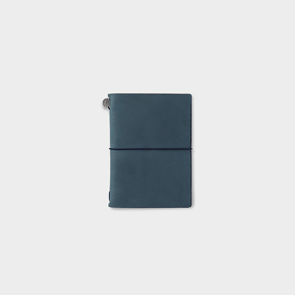 Traveler's Company Japan Traveler's Notebook Passport Size TRAVELER'S COMPANY Notebook - Blue